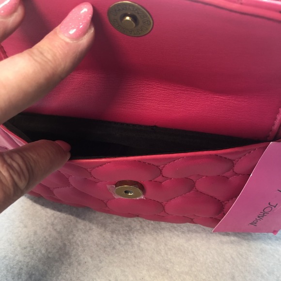 BETSEY JOHNSON Hot Pink Quilted Heart Detail Gold Rhinestone Bow CROSSBODY NEW - Picture 6 of 13